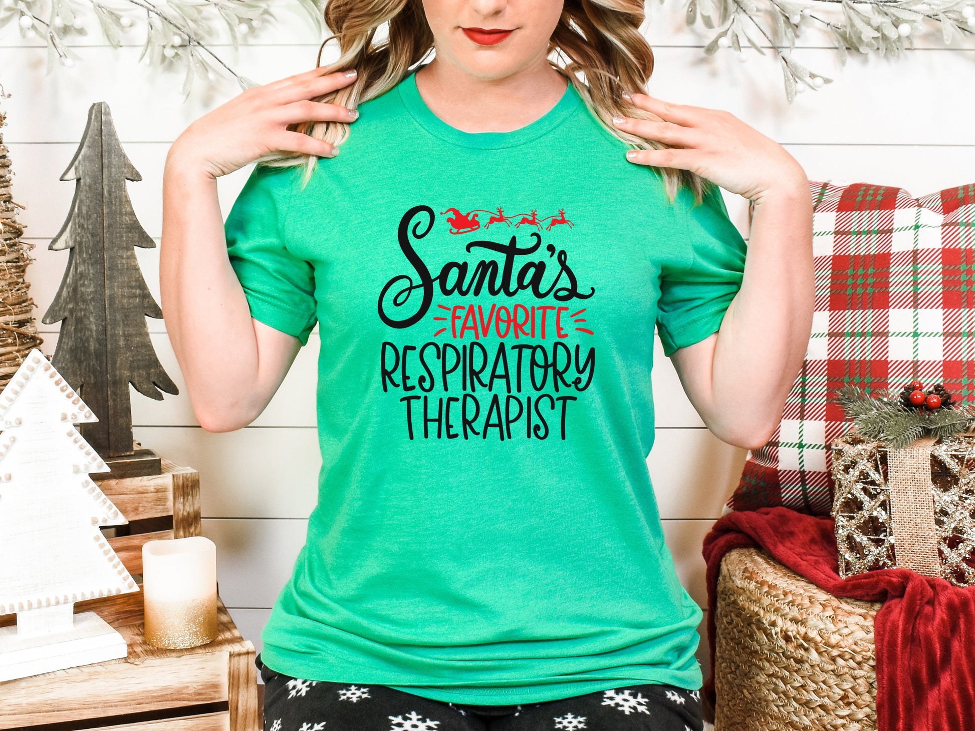 santa's favorite respiratory therapist, christmas respiratory therapist shirt, christmas respiratory, rt christmas shirt, respiratory xmas